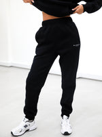 Universal Women's Relaxed Sweatpants - Black