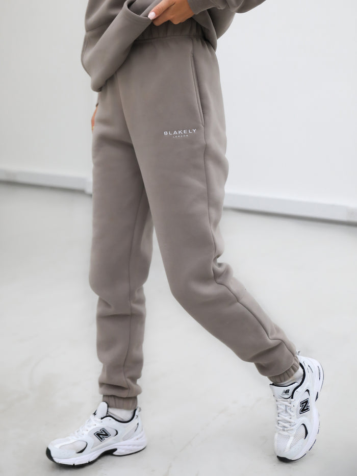 Universal Women's Relaxed Sweatpants - Soft Taupe