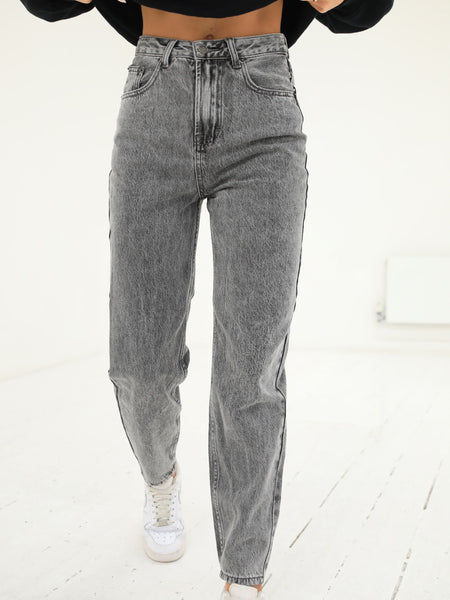 Stradivarius mom fit jean in washed gray | Wash jeans outfit, Grey jeans  outfit, Mom jeans