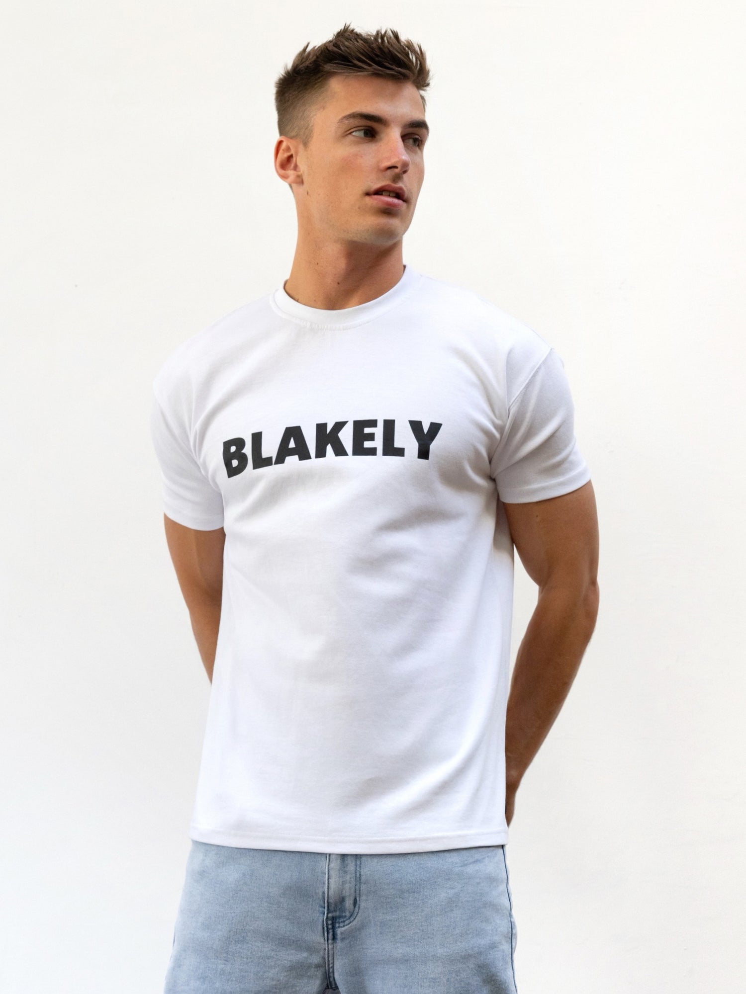 【BLAKELY】ロゴ入り スタジオ リラックスTシャツ 3124-2MWHITE06LEADD_1500x.jpg?