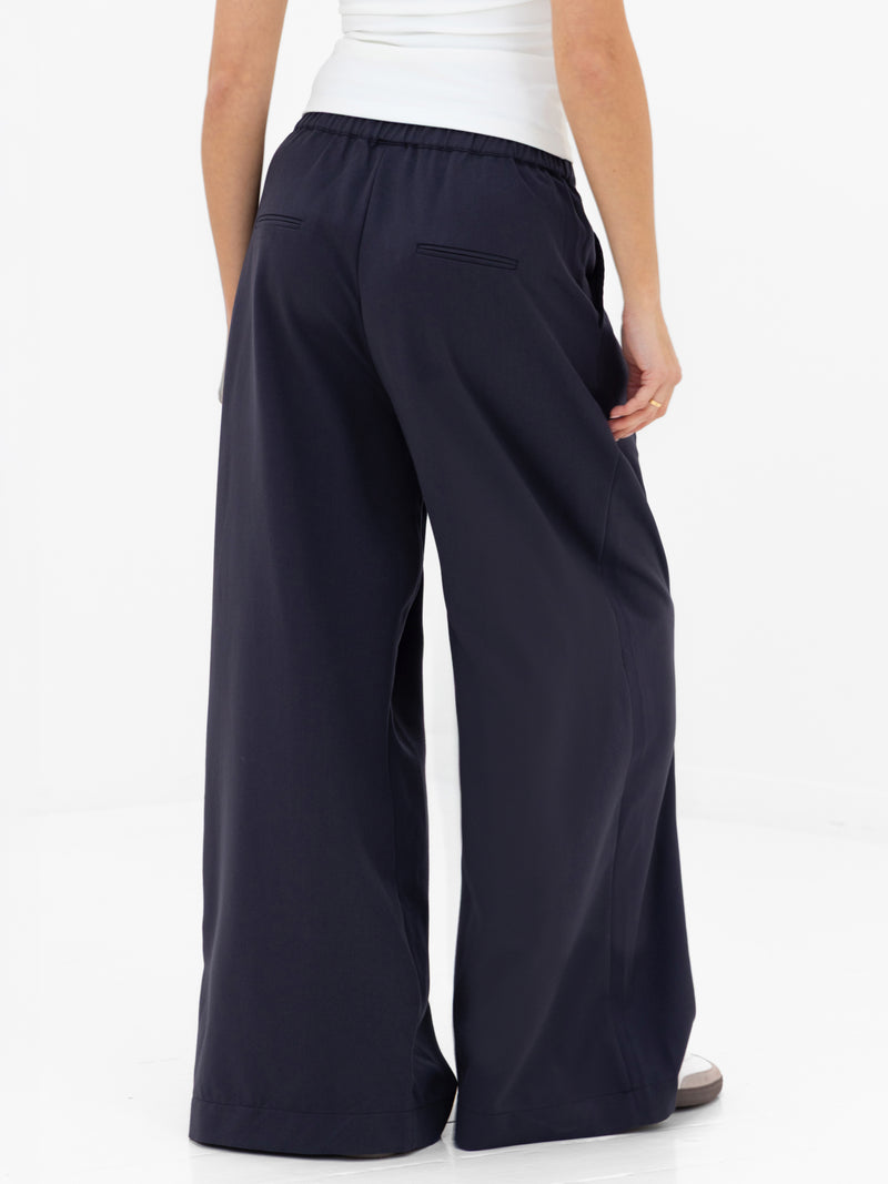 Ali Pleated Trousers - Soft Navy