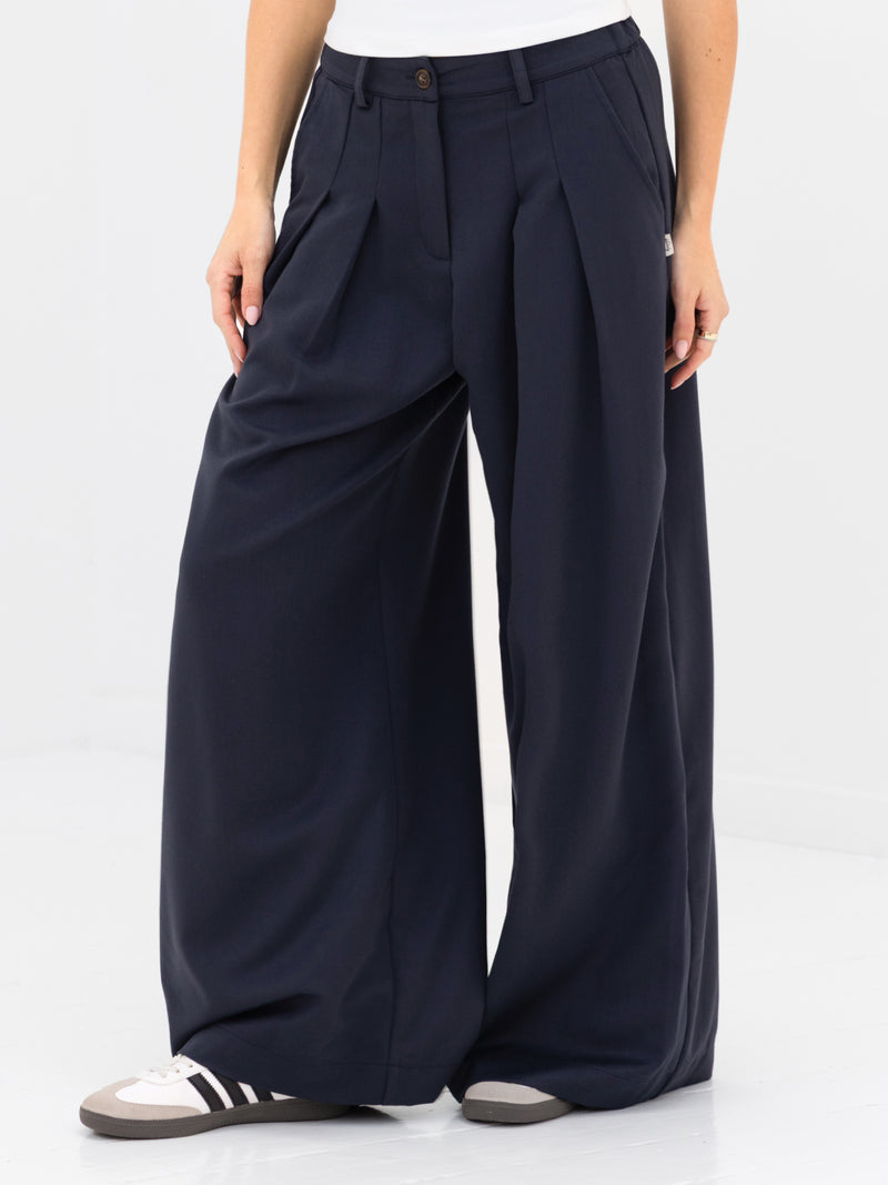 Ali Pleated Trousers - Soft Navy