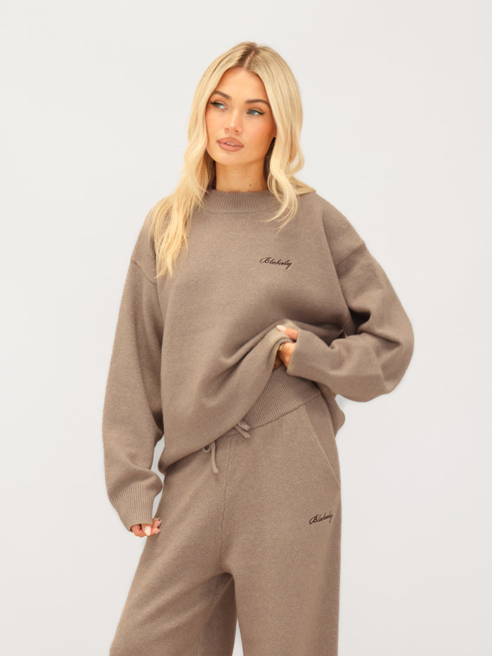 Oversized Knitted Sweater - Soft Brown