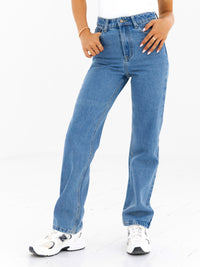 Blakely Straight Cut Jeans - Mid Blue